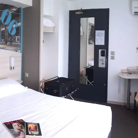 Отель Brit La Rochelle 3*