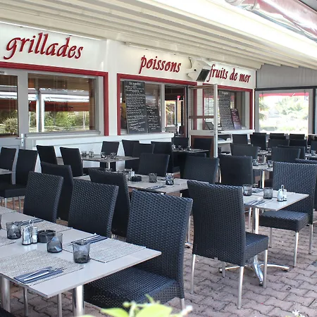 Отель Brit La Rochelle