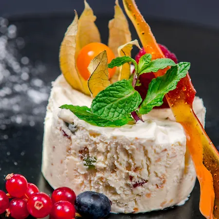 Отель Brit La Rochelle