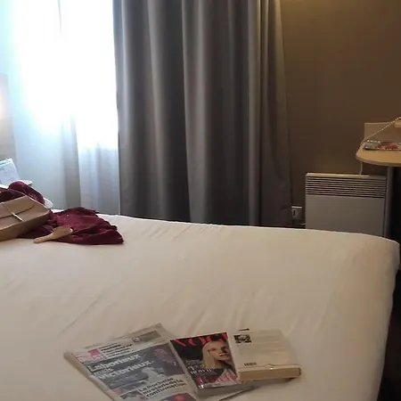 Отель Brit La Rochelle Периньи