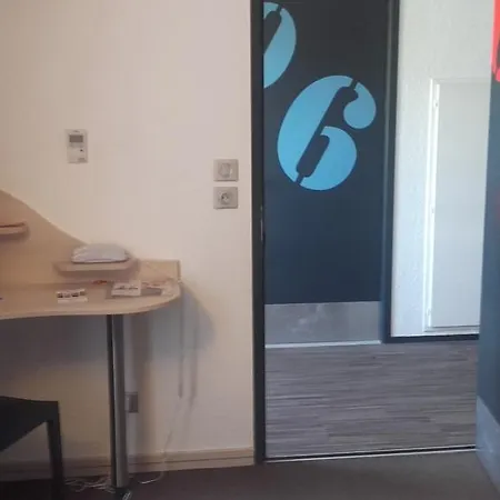 Отель Brit La Rochelle Периньи