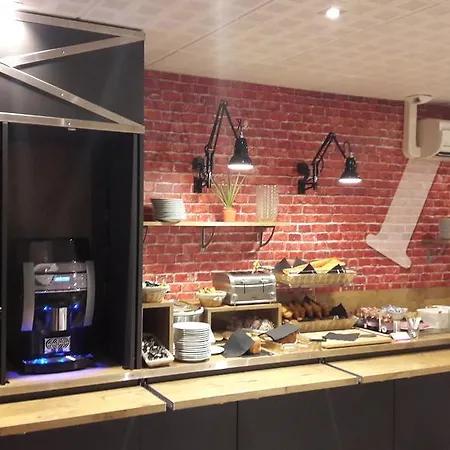 Brit La Rochelle Периньи