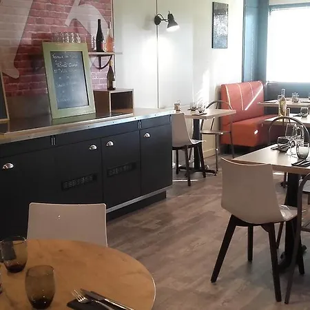 Отель Brit La Rochelle Периньи