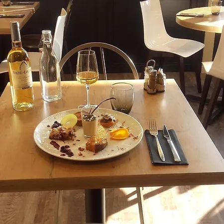 Brit La Rochelle Отель