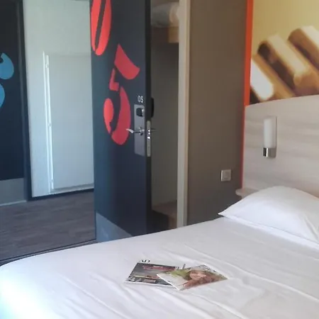 Отель Brit La Rochelle Периньи