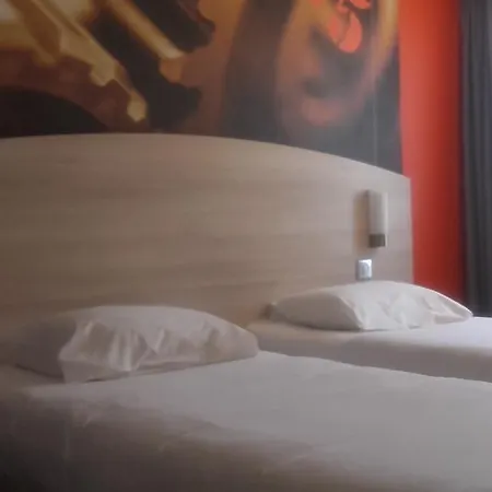 Brit La Rochelle Отель