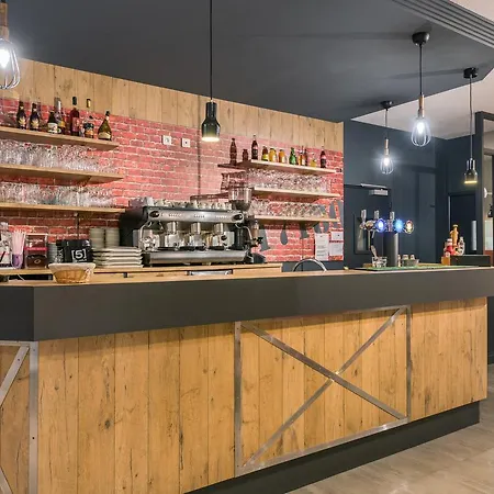 Brit La Rochelle Отель